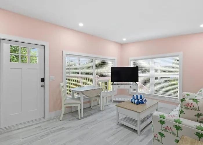 The Ibis Residence At Sandpiper Inn Bikes Beachgear