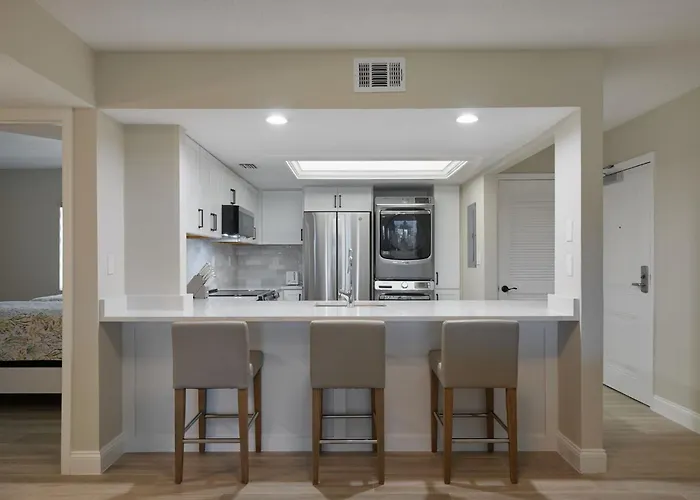 Sanibel Inn 511- Premier Two Bedroom Residence, Resort Amenities Included!